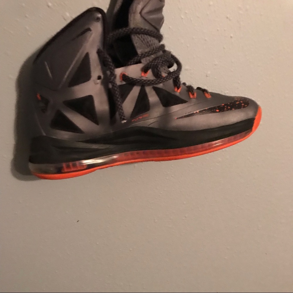 Lebron flywore size 8.5